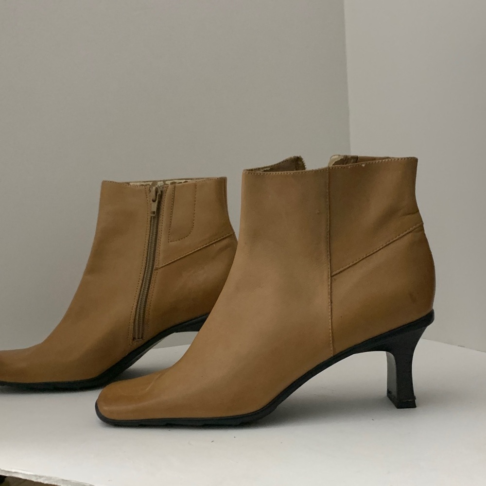 Elegant Tan Ankle Boots